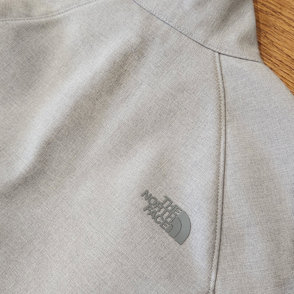 The North Face Women's Light Gray Jacket Size M - Picture 6 of 15